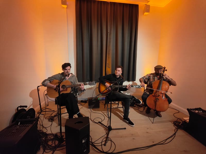 GuitarJoe performing live at the Local Heroes sold out concert